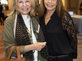 041_C7881-Julie Wolcoff and Melanie Sawyer